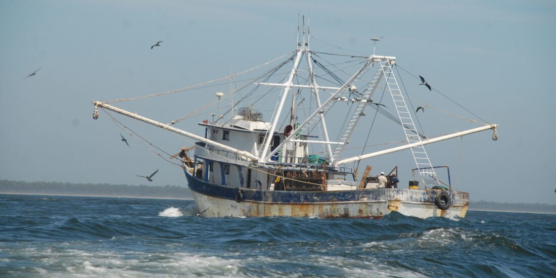 En imagen de archivo, el barco camaronero Tarola
