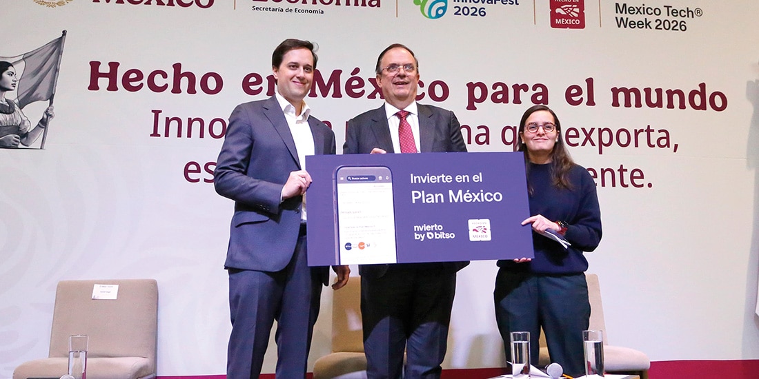 Daniel Vogel, Marcelo Ebrard y Ximena Escobedo, ayer.
