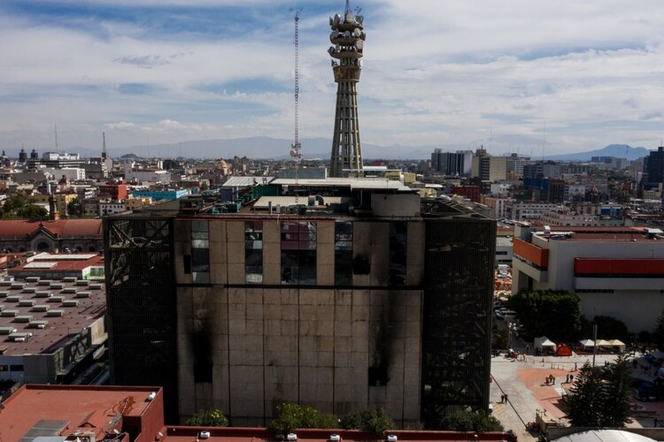 Ante el hecho, autoridades capitalinas han puesto a la disposición unidades de RTP, Metrobús, Trolebús y camiones concesionados pero no parecen darse abasto