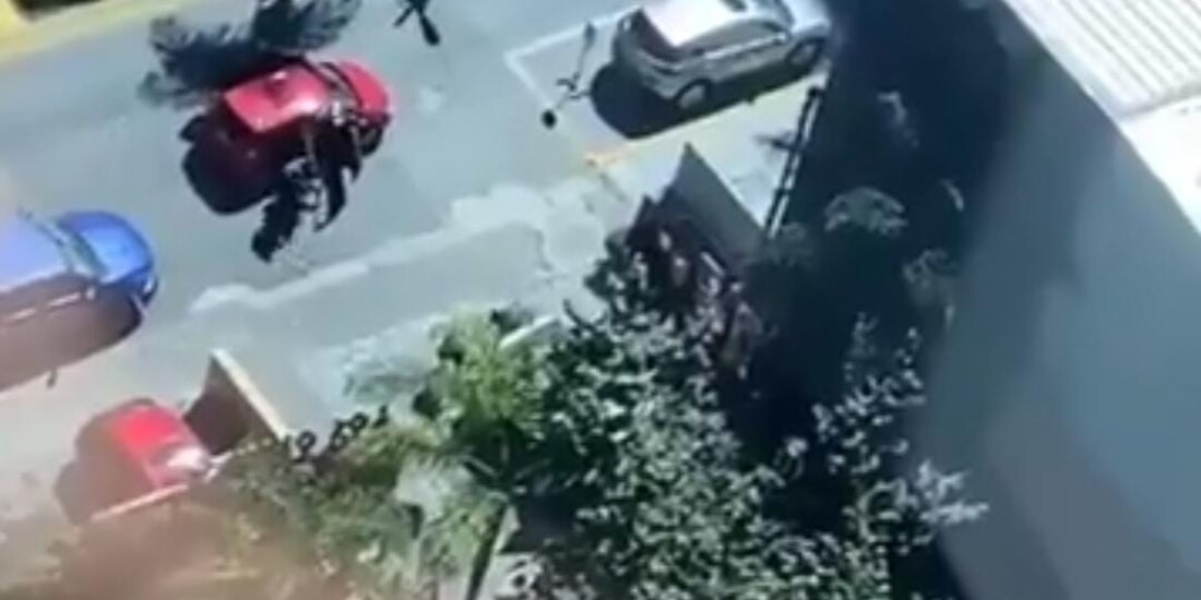 Testigos graban momentos durante una balacera en Zapopan.