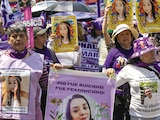 Familiares y amigas de Pamela Gallardo marchan el 8 de marzo pasado para exigir justicia.