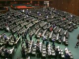 Los diputados no respetaron el acuerdo de votar en grupos de 50