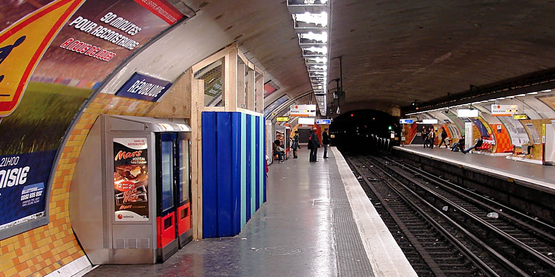 La estación de République es una estación del metro de París situada bajo la Plaza de la República