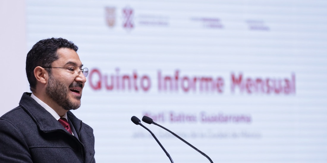 El mandatario capitalino, Martí Batres, al rendir su quinto informe mensual de actividades, ayer.