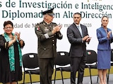 La presidenta encabeza la graduación de los elementos policiales, ayer.