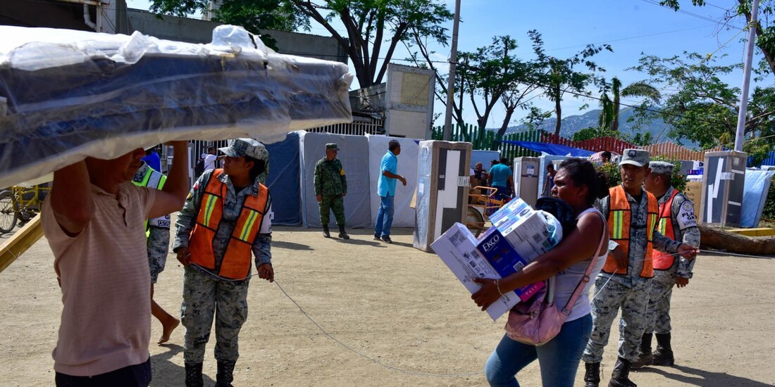Este jueves seguirá la entrega de enseres, canastas básicas y despensas en Acapulco.