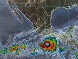 El huracán "Agatha" se intensificó a categoría 2 en la escala Saffir Simpson.
