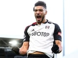 Raúl Jiménez celebra un gol con el Fulham