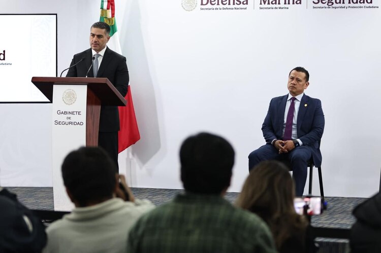 El titular de la SSPC y el Fiscal de Michoacán.