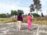 Dos mujeres durante su visita al Parque Cuitláhuac Norte, el 20 de enero.