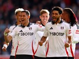 Raúl Jiménez celebra su gol con el Fulham ante el Nottingham Forest en la Premier League