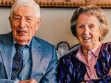 Exprimer ministro neerlandés muere de la mano de su esposa en eutanasia dúo.