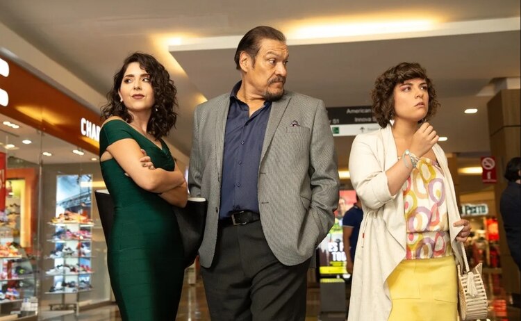 Diana Bovio, Joaquín Cosío y Danae Reynaud.