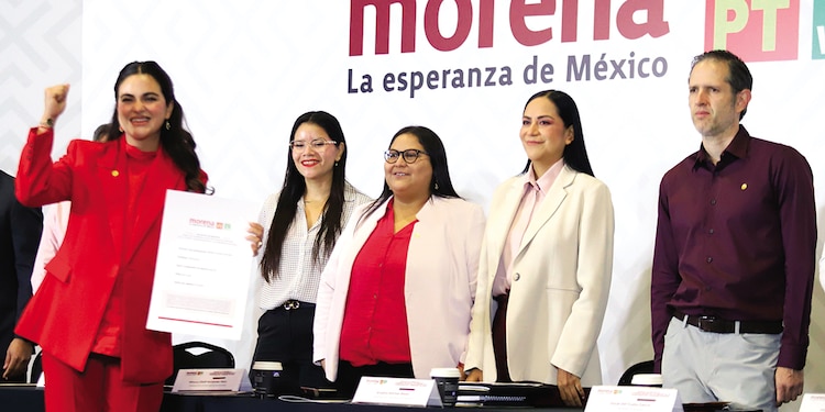 En Chihuahua, la senadora Andrea Chávez ha destinado 176,536 pesos, al sumar los 76,308 desde su página personal y 100,228 del sitio con el que identifica su marca.