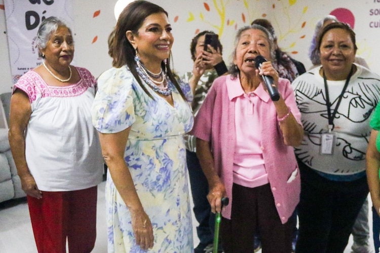 La jefa del Gobierno Clara Brugada Molina durante la inauguración de la casa de las 3R'S en Xochimilco