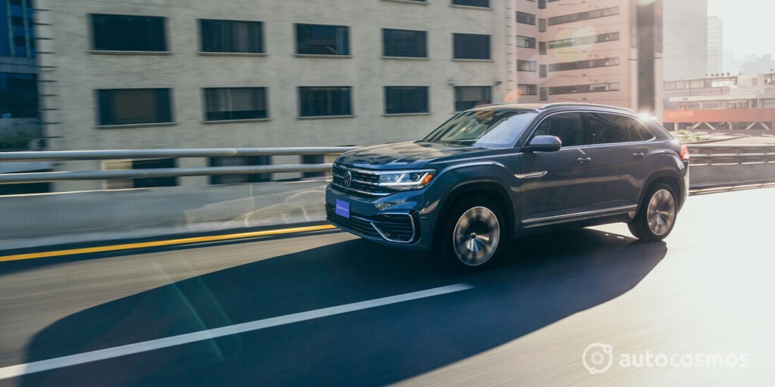 El Volkswagen Cross Sport es capaz de incursionar por caminos no asfaltados de baja y mediana dificultad sin problema.