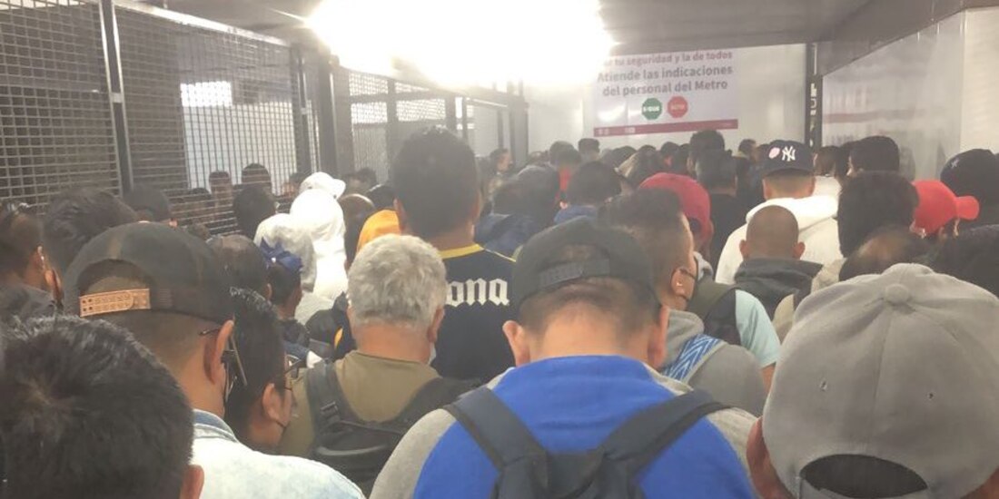 Metro CDMX inició la jornada con aglomeraciones en rutas como la Línea 9, en foto.