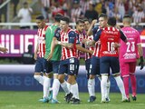 Futbolistas de Chivas después de un partido del equipo en el Torneo Clausura 2022 de la Liga MX.