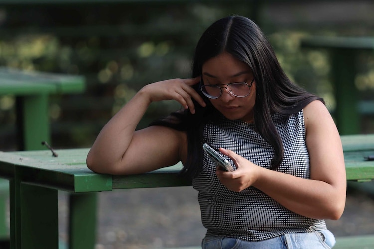 Usuarios deben registrar sus líneas telefónicas para asociarlas con la CURP.