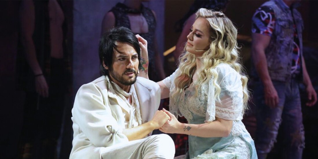 Beto Cuevas y María José, en una escena del montaje.