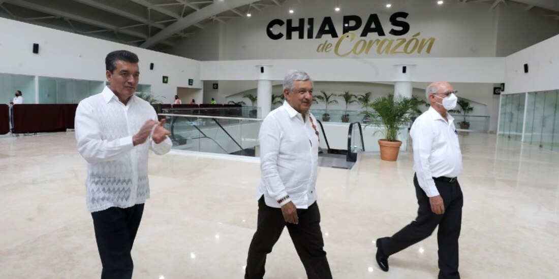 Andrés Manuel López Obrador, presidente de México encabezó la supervisión de la “Ampliación del Aeropuerto Internacional Ángel Albino Corzo”.