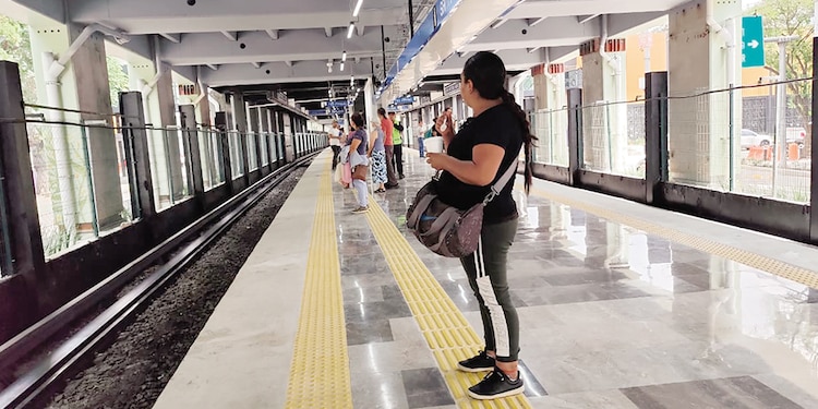 ASPECTO de la estación del Metro San Antonio Abad, donde el servicio de trenes se ofrece de Tasqueña a Cuatro Caminos en ambos sentidos, indicó ayer el sistema de transporte