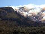 Evacuan a habitantes de los Ejidos de La Pinalosa, en Coahuila, y de San Rafael, en Nuevo León, ante avance del fuego.
