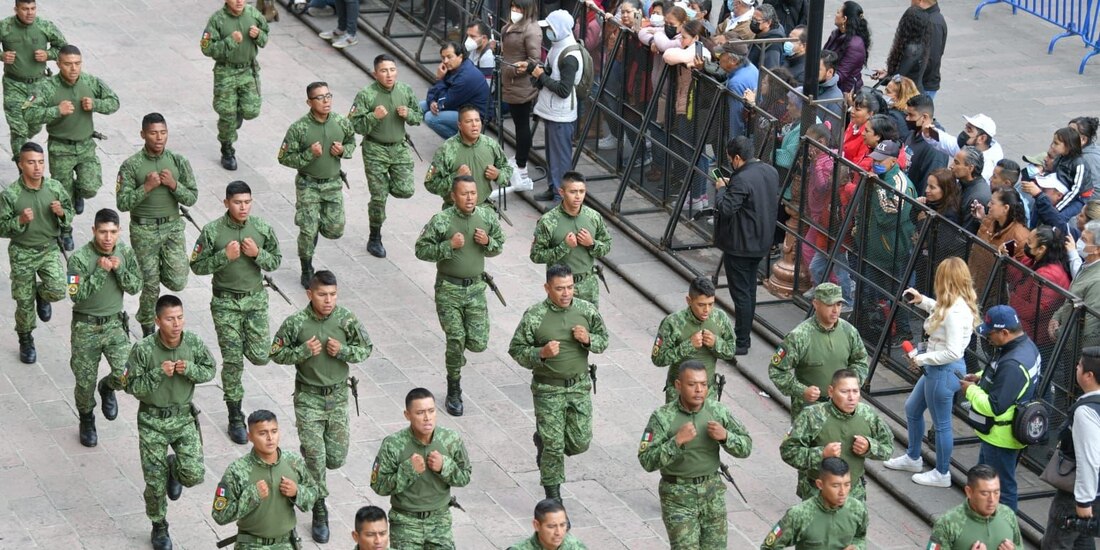 Desfile conmemorativo al 112 aniversario de la Revolución Mexicana concluyó con éxito en SLP.