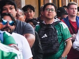 Portazo en Fan Fest obliga a policía a contener ingreso