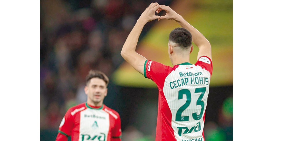César Montes celebra la anotación que marcó, ayer, en Rusia.