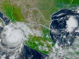 El Servicio Metereológico Nacional prevé que el huracán Olaf toque tierra este jueves.
