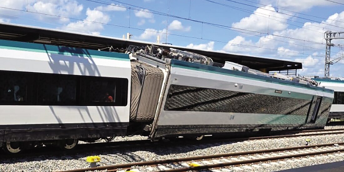 Vagón del Tren Maya que se descarriló ayer en la estación Izamal.