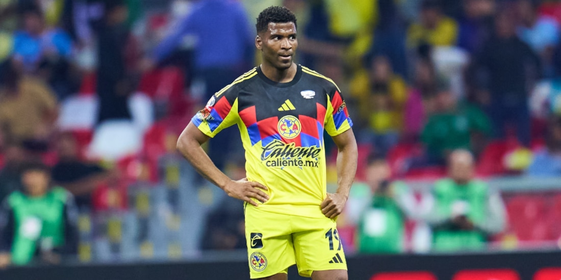 Raúl Zúñiga cometió tremendo oso en el partido ante el Toluca.