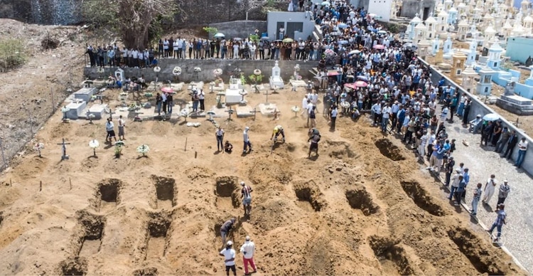 Autobús escolar cae a barranco en Cabo Verde