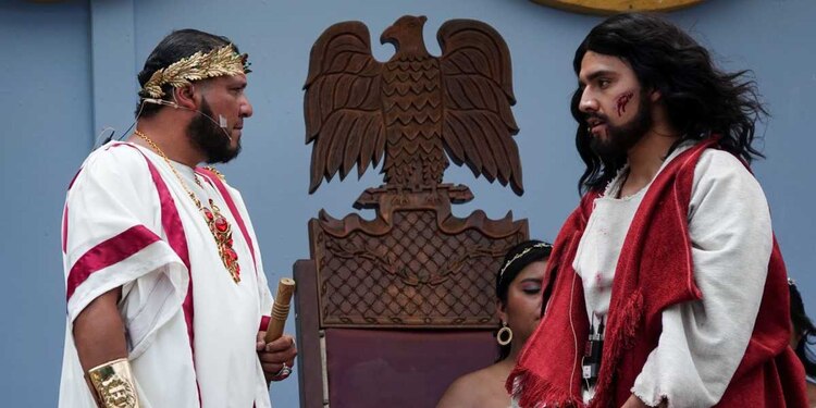 La Semana Santa comienza en el domingo de ramos y concluye en el domingo de resurrección, durante esta temporada se conmemora la Pasión, la Muerte y la Resurrección de Jesucristo.