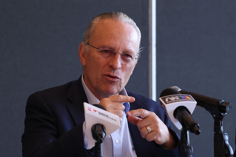 El presidente del CCE, José Medina Mora Icaza, en conferencia de prensa el 12 de octubre de 2026.