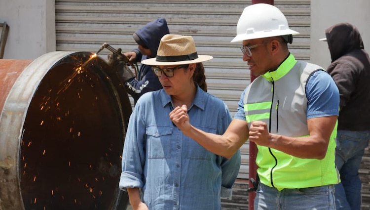 La alcaldesa de Ecatepec, Azucena Cisneros Coss, calificó las maniobras de infraestructura hídrica como una hazaña histórica.