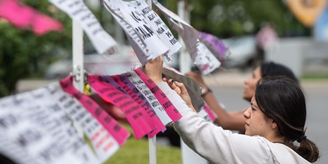 Activistas marchan contra la violencia de género, el 24 de junio.