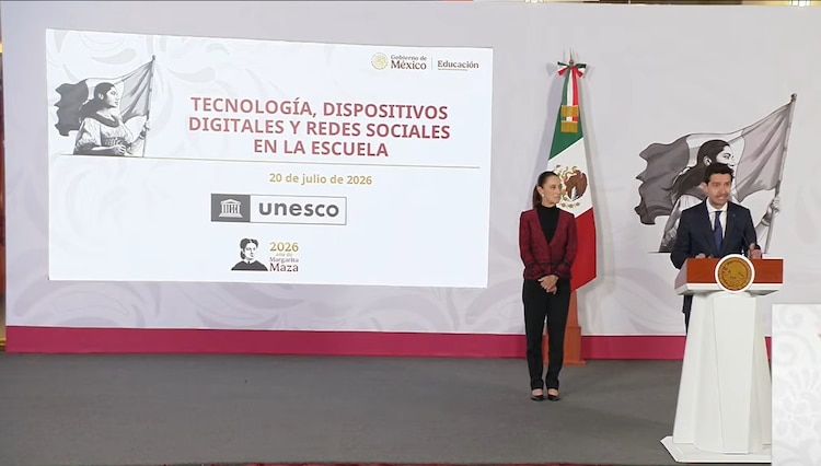 El funcionario en la Mañanera.