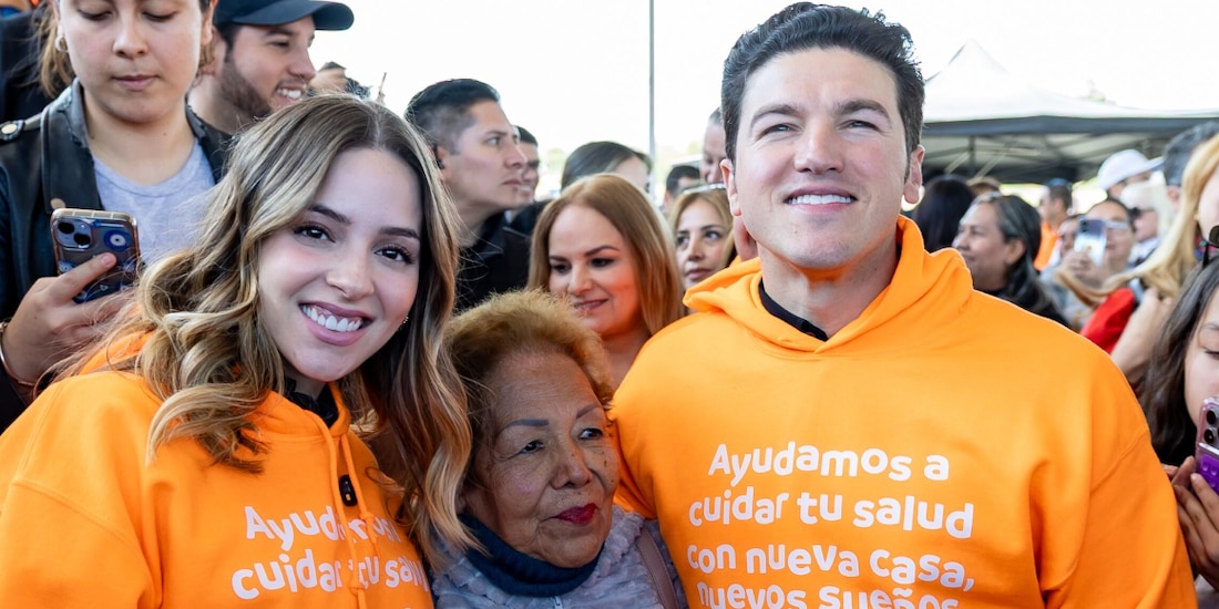 El gobernador Samuel García con su esposa, ayer, en Guadalupe.