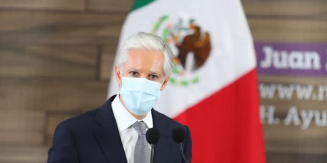 Alfredo del Mazo acudió al segundo informe de gobierno del presidente municipal de Nezahualcóyotl, Juan Hugo de la Rosa 