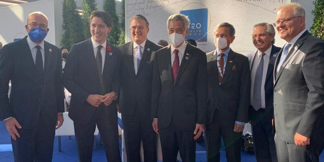 Antes del inicio formal de la sesión, Marcelo Ebrard sostuvo una serie de breves conversaciones con jefes de Estado, dirigentes de organismos internacionales, ministros y otras altas autoridades.