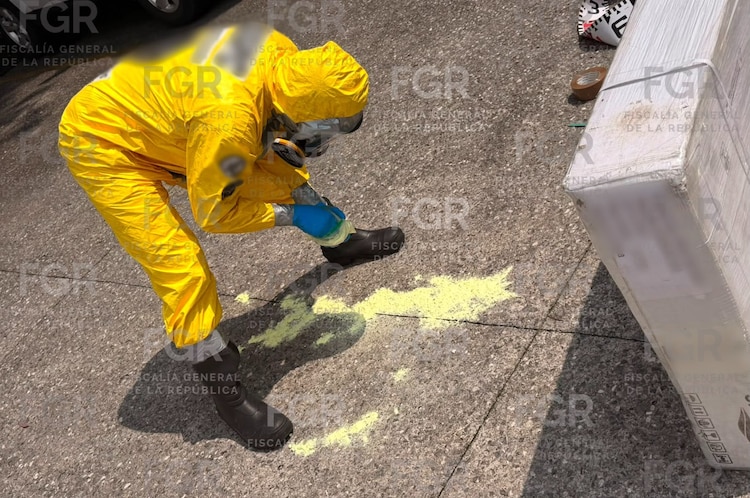 La FGR investiga el traslado de 12 cajas con mercurio que fueron localizadas tras la ruptura de uno de los contenedores.