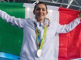 María Espinoza presume la plata que conquistó en los Juegos Olímpicos de Río 2016.