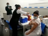 Personal médico vacunado en México.