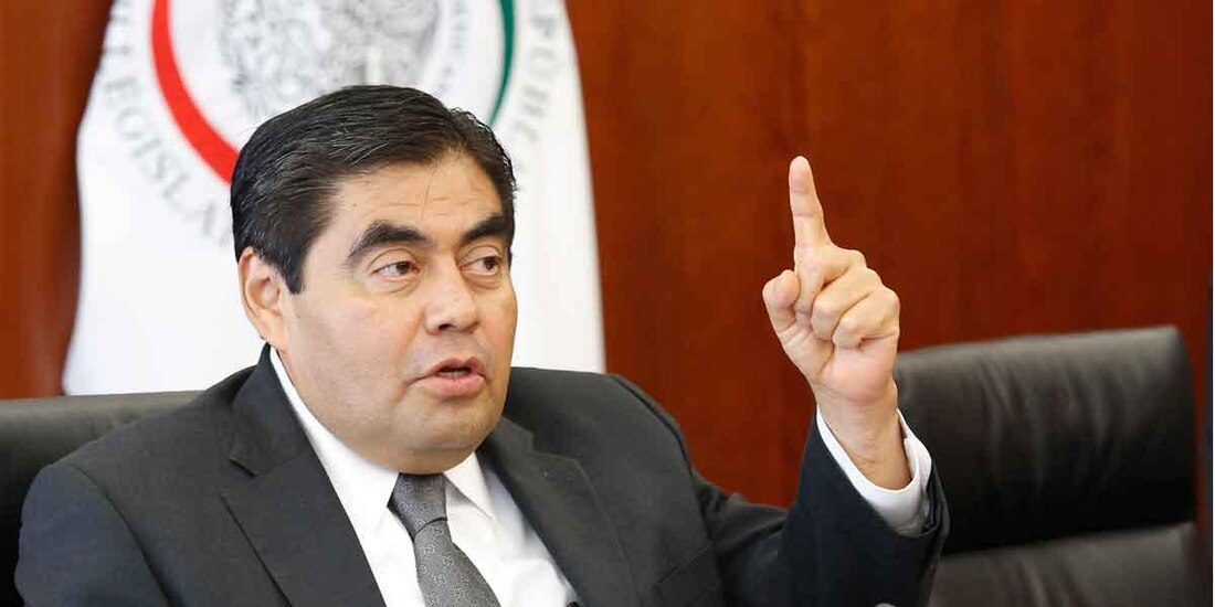 Miguel Barbosa, gobernador de Puebla.