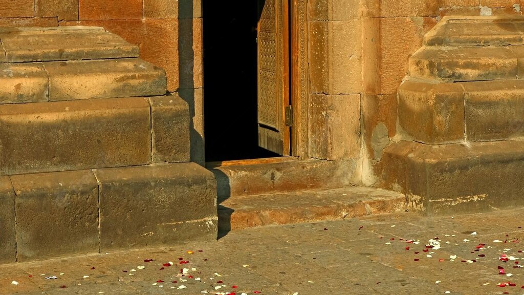 Umbral de la iglesia de Santa Hripsime, en Armenia.