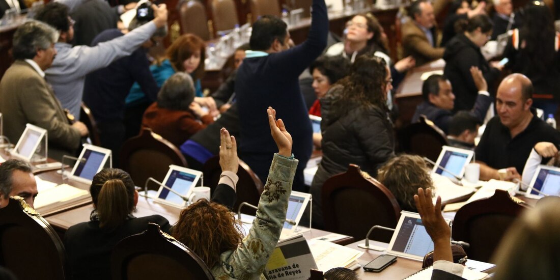 Sesión en el Congreso CDMX.