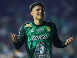 Daniel Arcila celebrando el segundo gol del León.
