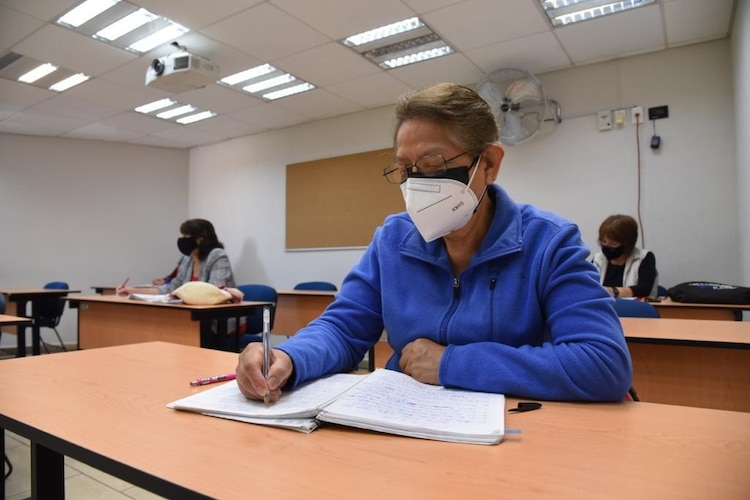 Las clases continuarán con un sistema híbrido.